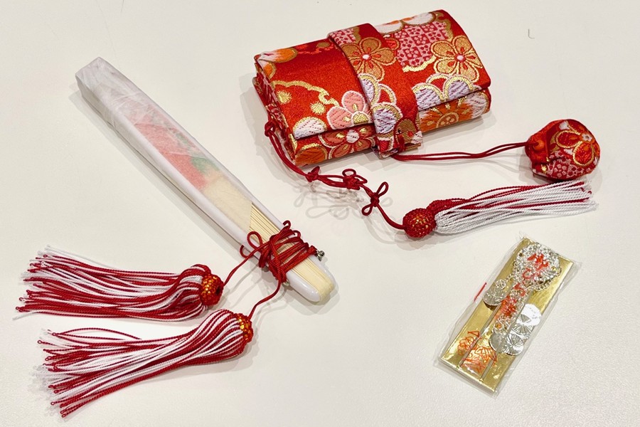 はこせこ、びらかんざし、扇子